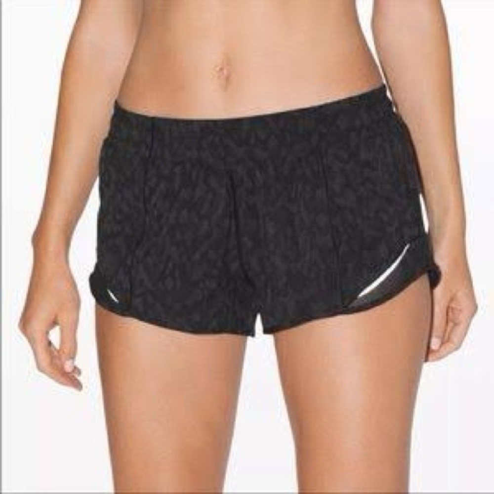 Lululemon Hotty Hot 2.5” Black Leopard Shorts